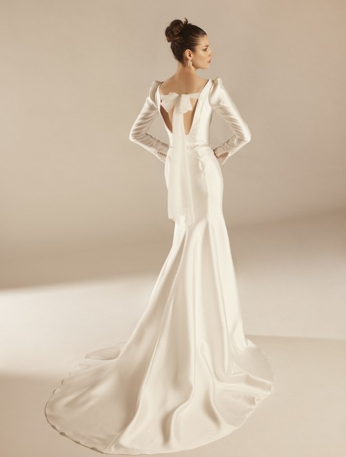 https://elisebride.ro/images/stories/virtuemart/product/Leonora 3.jpg